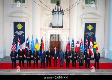 Da sinistra a destra: Presidente della Nuova Caledonia Louis Mapou, primo Ministro del Regno di Tonga Siaosi Sovaleni, Presidente della Repubblica di Palau Surangel S. Whipps, Jr., primo Ministro di Tuvalu Kausea Natano, Presidente degli Stati Federati di Micronesia David W. Panuelo, Primo Ministro della Repubblica delle Figi Josaia Voreqe Bainimarama, Presidente degli Stati Uniti Joe Biden, primo Ministro delle Isole Salomone Manasseh Sogavare, primo Ministro dello Stato indipendente di Papua Nuova Guinea James Marape, Presidente della Repubblica delle Isole Marshall David Kabua, primo Ministro o Foto Stock