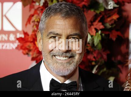 New York, Stati Uniti. 29th Set, 2022. George Clooney arriva sul tappeto rosso alla Clooney Foundation for Justice Inaugural Albie Awards alla New York Public Library giovedì 29 settembre 2022 a New York City. Foto di John Angelillo/UPI Credit: UPI/Alamy Live News Foto Stock