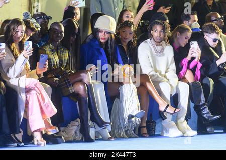 Parigi, Francia, 29/09/2022, Erykah Badu partecipa alla mostra Off-White Womenswear Primavera/Estate 2023 come parte della settimana della moda di Parigi il 29 settembre 2022 a Parigi, Francia. Foto di Laurent Zabulon/ABACAPRESS.COM Foto Stock