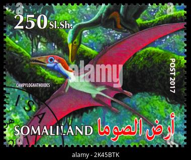 MOSCA, RUSSIA - 17 GIUGNO 2022: Francobollo stampato in Somaliland mostra Campylognathoides, Dinosaurs serie, circa 2017 Foto Stock