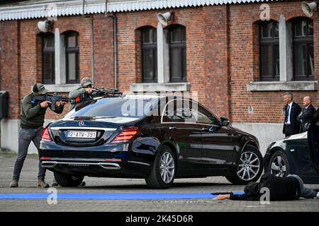 Immagine ripresa nel corso di una visita regale alla DSU, direzione delle unità speciali, della polizia federale, a Etterbeek, Bruxelles, giovedì 29 settembre 2022. FOTO DI BELGA ERIC LALMAND Foto Stock