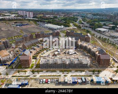 Vista aerea del nuovo sviluppo di alloggi presso la Sighthill Transformational Regeneration Area (tra) di Glasgow, Scozia, Regno Unito Foto Stock
