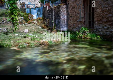 Rasiglia. Piccolo villaggio delle sorgenti. Umbria Foto Stock