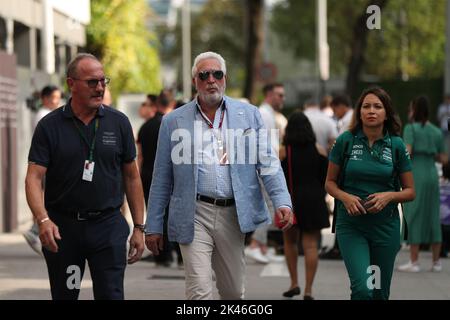 30th 2022 settembre ; Marina Bay, Singapore, Gran Premio FIA di Formula 1: Giornata delle prove libere: Presidente esecutivo di Aston Martin Lagonda Global Holdings plc, Lawrence Stroll Foto Stock