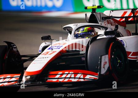 Singapore. 30th Set, 2022. 47 SCHUMACHER Mick (ger), Haas F1 Team VF-22 Ferrari, azione durante il Gran Premio di Singapore della Formula 1 Singapore Airlines 2022, 17th° round del Campionato del mondo FIA di Formula uno 2022 dal 30 settembre al 02 ottobre 2022 sul circuito di Marina Bay Street, A Singapore - Foto Antonin Vincent / DPPI Credit: DPPI Media/Alamy Live News Foto Stock