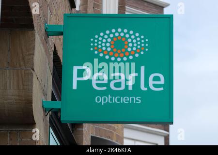 Billboard Pearle Opticiens Store ad Amsterdam, Paesi Bassi 19-9-2022 Foto Stock