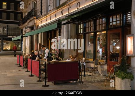 Franco's Restaurant, situato in Jermyn Street a St James's dal 1945, uno dei più antichi ristoranti italiani di Londra, Piccadilly, Londra, Regno Unito Foto Stock