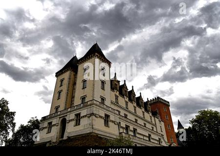Pau nel sud-ovest della Francia con Chateau de Pau Foto Stock