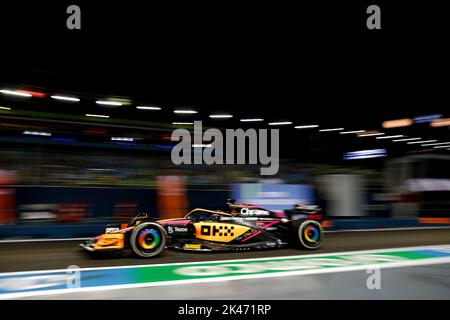 Singapore. 30th Set, 2022. 03 RICCIARDO Daniel (aus), McLaren F1 Team MCL36, azione in occasione del Gran Premio di Singapore della Formula 1 Singapore Airlines 2022, 17th° round del Campionato del mondo FIA di Formula uno 2022 dal 30 settembre al 02 ottobre 2022 sul circuito di Marina Bay Street, a Singapore - Foto DPPI Credit: DPPI Media/Alamy Live News Foto Stock