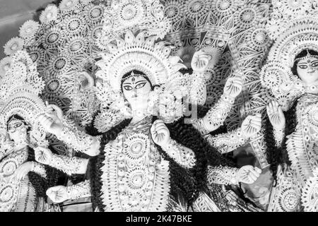 La foto mostra la Dea Durga è messa per culto l'evento è ora in corso di celebrazione. Foto Stock