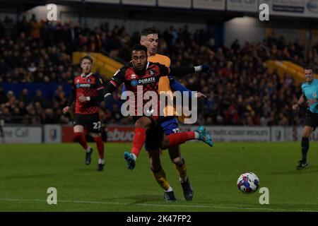 Hartlepool United's Wes McDonald durante la partita della Sky Bet League 2 tra Mansfield Town e Hartlepool United al One Call Stadium di Mansfield venerdì 30th settembre 2022. (Credit: Scott Llewellyn | NOTIZIE MI) Credit: NOTIZIE MI & Sport /Alamy Live News Foto Stock