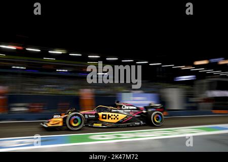 Singapore. 30th Set, 2022. 03 RICCIARDO Daniel (aus), McLaren F1 Team MCL36, azione durante il Gran Premio di Singapore della Formula 1 Singapore Airlines 2022, 17th° round del Campionato del mondo FIA di Formula uno 2022 dal 30 settembre al 02 ottobre 2022 sul circuito di Marina Bay Street, a Singapore - Foto: DPPI/DPPI/LiveMedia Credit: Agenzia indipendente per le foto/Alamy Live News Foto Stock