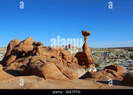 Formazione con fungo rosso - Grand Staircase Escalante National Monument, Utah Foto Stock