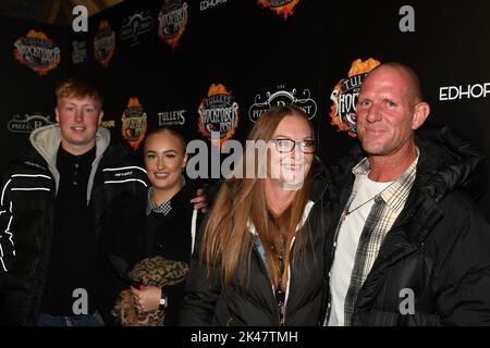 Crawley, Regno Unito. Venerdì 30 settembre 2022. Celebrità sfidano le paure alla serata di lancio VIP del Tulleys Shocktober Fest. Credit: Thomas Faull/Alamy Live News Foto Stock