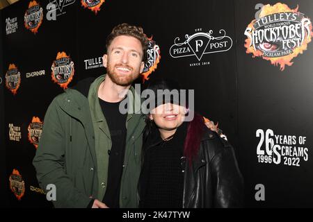 Crawley, Regno Unito. Venerdì 30 settembre 2022. Celebrità sfidano le paure alla serata di lancio VIP del Tulleys Shocktober Fest. Credit: Thomas Faull/Alamy Live News Foto Stock