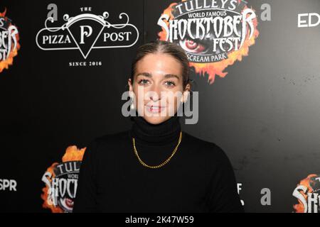 Crawley, Regno Unito. Venerdì 30 settembre 2022. Celebrità sfidano le paure alla serata di lancio VIP del Tulleys Shocktober Fest. Credit: Thomas Faull/Alamy Live News Foto Stock