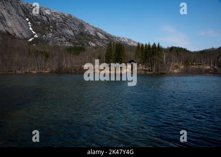 Il parco nazionale di Rago è una catena montuosa rocciosa del comune di Sørfold, nella provincia di Nordland, in Norvegia. Foto Stock