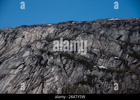 Il parco nazionale di Rago è una catena montuosa rocciosa del comune di Sørfold, nella provincia di Nordland, in Norvegia. Foto Stock