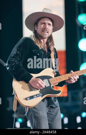 24 settembre 2022 - Raleigh, North Carolina; USA - il musicista LUKAS NELSON suona dal vivo come 2022 Farm Aid Benefit Concert fa una sosta al Coastal Credit Union Music Park a Walnut Creek situato a Raleigh Copyright 2022 Jason Moore. (Credit Image: © Jason Moore/ZUMA Press Wire) Foto Stock