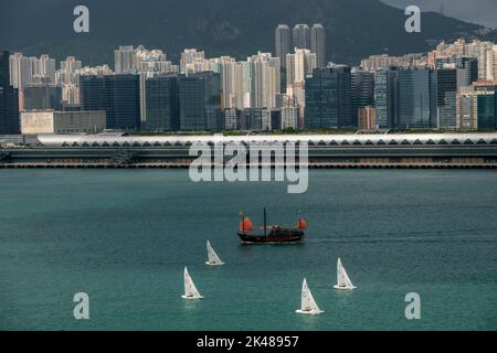 Il terminal delle navi da crociera di Kai Tak e' un terminal delle navi da crociera sulla pista dell'ex Aeroporto di Kai Tak ad Hong Kong. Hong Kong, Cina. Foto Stock