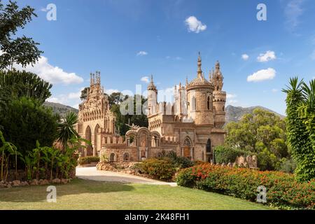 Castillo de Colomares, un castello dedicato alla vita e alle avventure di Cristoforo Colombo, Benalmádena, Spagna. Foto Stock