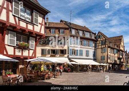 Fachwerkhäuser in der Altstadt von Colmar, Elsass, Frankreich | Case a graticcio nel centro storico di Colmar, Alsazia, Francia Foto Stock