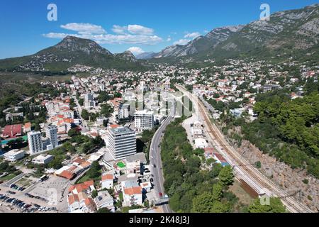 Sutomore, Montenegro. Come visto da Drone. Foto Stock