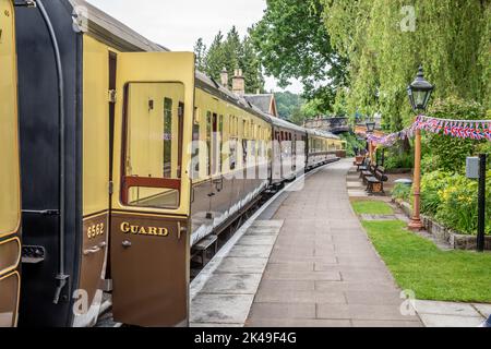 GWR coach, Arley Station, Severn Valley Railway, Worcestershire, Inghilterra, REGNO UNITO Foto Stock