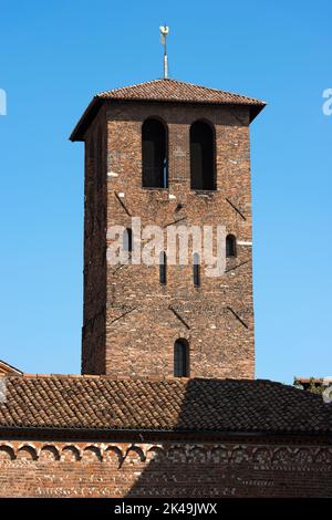 Particolare della famosa e antica basilica di Sant'Ambrogio (Sant'Ambrogio 379-1099) a Milano, Lombardia, Italia, Europa. Foto Stock