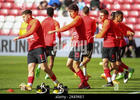 Sunderland, Regno Unito. 01st Ott 2022. Sunderland Warm up durante la partita del Campionato Sky Bet Sunderland vs Preston North End allo Stadio di Light, Sunderland, Regno Unito, 1st ottobre 2022 (Foto di Dan Cooke/News Images) a Sunderland, Regno Unito il 10/1/2022. (Foto di Dan Cooke/News Images/Sipa USA) Credit: Sipa USA/Alamy Live News Foto Stock