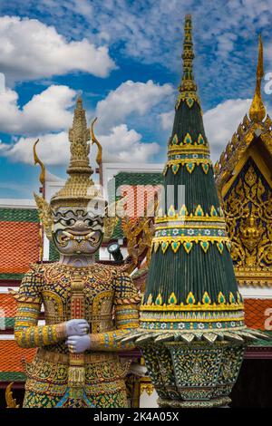 Bangkok, Tailandia. Demon Guardian Royal Grand Palace motivi. Foto Stock