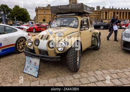 1969 Volkswagen Beetle “Regno Unito a Singapore 2009” in mostra presso la Grande Corte di Blenheim Palace il 4th settembre 2022 Foto Stock