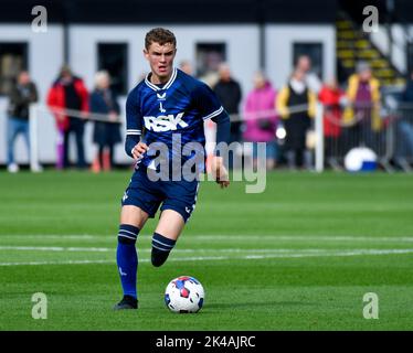 Swansea, Galles. 1 ottobre 2022. Harvey Kedwell di Charlton Athletic in azione durante il gioco della Professional Development League tra Swansea City Under 18 e Charlton Athletic Under 18 alla Swansea City Academy di Swansea, Galles, Regno Unito, il 1 ottobre 2022. Credit: Duncan Thomas/Majestic Media. Credit: Majestic Media Ltd/Alamy Live News Foto Stock