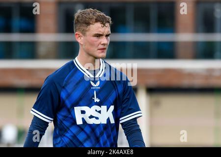 Swansea, Galles. 1 ottobre 2022. Harvey Kedwell di Charlton Athletic durante la partita della Professional Development League tra Swansea City Under 18 e Charlton Athletic Under 18 alla Swansea City Academy di Swansea, Galles, Regno Unito, il 1 ottobre 2022. Credit: Duncan Thomas/Majestic Media. Credit: Majestic Media Ltd/Alamy Live News Foto Stock