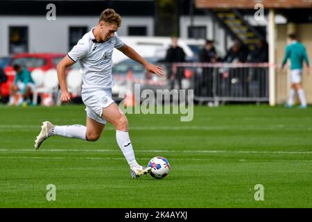 Swansea, Galles. 1 ottobre 2022. Iwan Morgan di Swansea City in azione durante il gioco della Professional Development League tra Swansea City Under 18 e Charlton Athletic Under 18 alla Swansea City Academy di Swansea, Galles, Regno Unito, il 1 ottobre 2022. Credit: Duncan Thomas/Majestic Media. Credit: Majestic Media Ltd/Alamy Live News Foto Stock