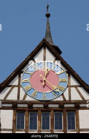 Orologio al cancello inferiore, porta della città, città vecchia, Stein am Rhein, Canton Sciaffusa, Svizzera Foto Stock