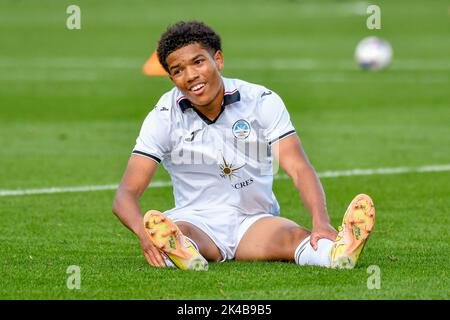 Swansea, Galles. 1 ottobre 2022. Kyrell Wilson di Swansea City durante il gioco della Professional Development League tra Swansea City Under 18 e Charlton Athletic Under 18 alla Swansea City Academy di Swansea, Galles, Regno Unito, il 1 ottobre 2022. Credit: Duncan Thomas/Majestic Media. Credit: Majestic Media Ltd/Alamy Live News Foto Stock