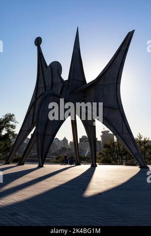 L'Homme (l'uomo) da Alexander Calder, Montreal, Quebec, Canada. Foto Stock