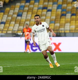 KIEV, UCRAINA - 18 MARZO 2021: Pedro Rodriguez di Roma in azione durante la partita della UEFA Europa League contro Shakhtar Donetsk allo stadio NSC Olimpiyskyi di Kiev Foto Stock