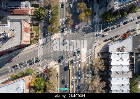 Vista aerea del paesaggio stradale lungo Ocean Parkway a Brooklyn, New York. Foto Stock