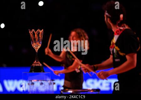 Sydney, Australia. 1st ottobre 2022; Sydney, Homebush, nuovo Galles del Sud, Australia, Women's World Cup Basketball: Final USA versus China, il trofeo di Coppa del mondo viene visualizzato durante la pre-partita Credit: Action Plus Sports Images/Alamy Live News Foto Stock