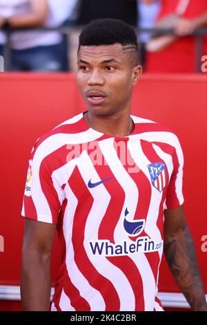 Siviglia, Siviglia, Spagna. 1st Ott 2022. Reinildo Mandava di Atletico de Madrid durante la partita la Liga Santader tra Siviglia CF e Atletico Madrid al Ramon Sanchez Pizjuan di Siviglia, Spagna, il 01 ottobre 2022. (Credit Image: © Jose Luis Contreras/DAX via ZUMA Press Wire) Foto Stock