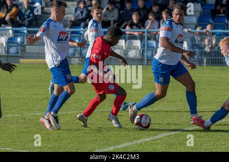 Kelly N'mai di Salford City in prestito con Warrington Rylands, Nethermoor Park, Guiseley, Leeds, Inghilterra, 1st ottobre 2022. Marchio di credito Percy/Alamy Stock Foto Stock