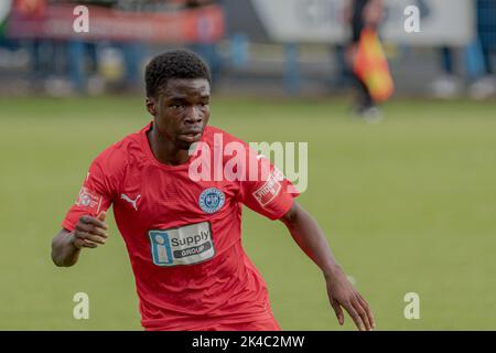 Kelly N'mai di Salford City in prestito con Warrington Rylands, Nethermoor Park, Guiseley, Leeds, Inghilterra, 1st ottobre 2022. Marchio di credito Percy/Alamy Stock Foto Stock