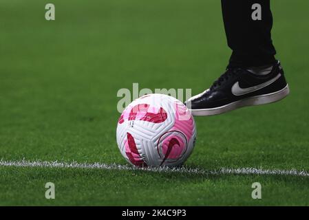 San Paolo, Brasile. 01st Ott 2022. SP - Sao Paulo - 10/01/2022 - BRASILIANO A 2022, CORINTHIANS X CUIABA - la palla di gioco visto prima della partita tra Corinthians e Cuiaba allo stadio Arena Corinthians per il campionato brasiliano A 2022. Foto: Ettore Chiereguini/AGIF/Sipa USA Credit: Sipa USA/Alamy Live News Foto Stock