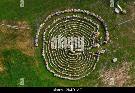 Labirinto a spirale in pietra, Lituania, vista aerea Foto Stock