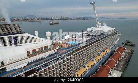 Georgetown, Malesia - 20 settembre 2022: Il terminal delle navi da crociera di Swettenham con alcune navi da crociera attracco Foto Stock