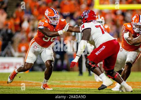 Clemson, SC, Stati Uniti. 1st ottobre 2022. La partita di calcio NCAA al Memorial Stadun di Clemson, SC. (Scott Kinser/CSM). Credit: csm/Alamy Live News Foto Stock