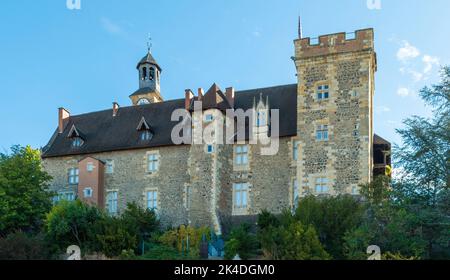 Montlucon. Il castello dei Duchi di Borbone è un antico castello fortificato del XIIIᵉ secolo. Dipartimento Allier. Auvergne Rodano Alpi. Francia Foto Stock