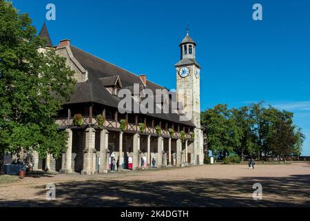 Montlucon. Il castello dei Duchi di Borbone è un antico castello fortificato del XIIIᵉ secolo. Dipartimento Allier. Auvergne Rodano Alpi. Francia Foto Stock